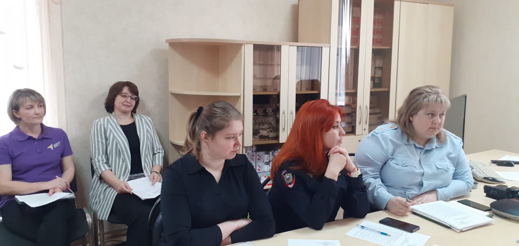 Четырнадцатое заседание муниципальной комиссии по делам несовершеннолетних и защите их прав.