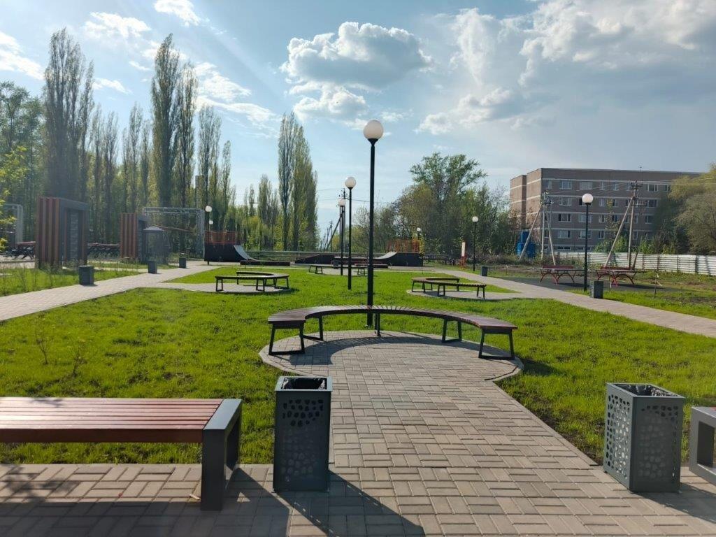 «Семейный парк» в р.п.Первомайский на площади Ленина.