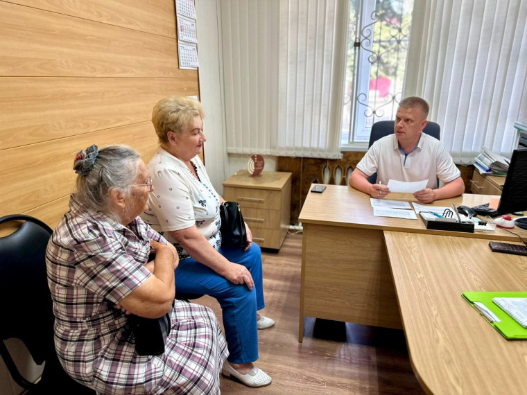 На приеме граждан - о проблемах жителей. На приеме граждан - о проблемах жителей.